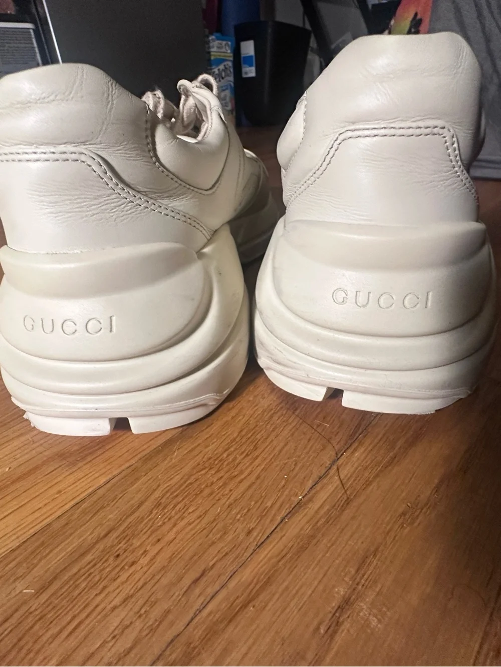 Gucci Cream Leather Sneakers with Green & Red Web Stripe - Picture 5 of 6